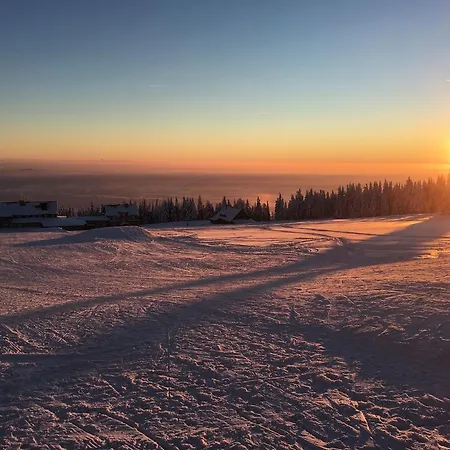 Astoria With Private Skibus 2* Janské Lázně