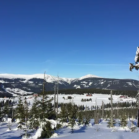 Astoria With Private Skibus 2*