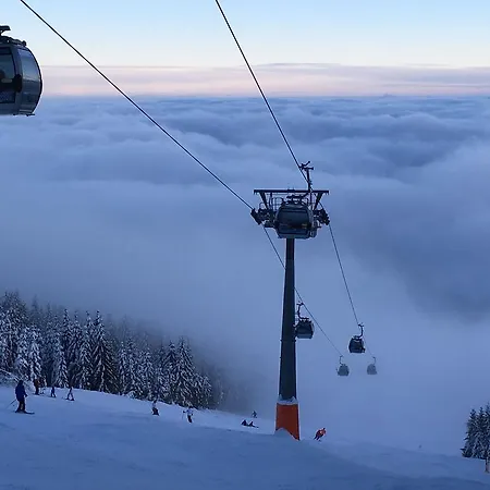 Astoria With Private Skibus Hotel